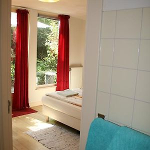 Privé Kamer met Twee Aparte Bedden